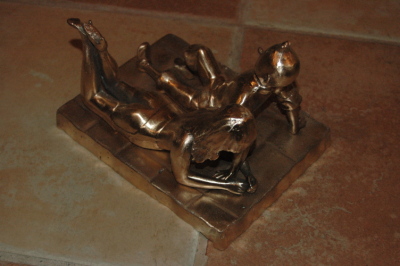 23. cast bronze cartoons couple