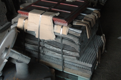 38. płyty kruszące L120G13, stal Hadfielda, staliwo L120G13H, L120G13T, staliwo wysokomanganowe, X120Mn12, X120Mn13, 1.3401, 11G12, 110G12.